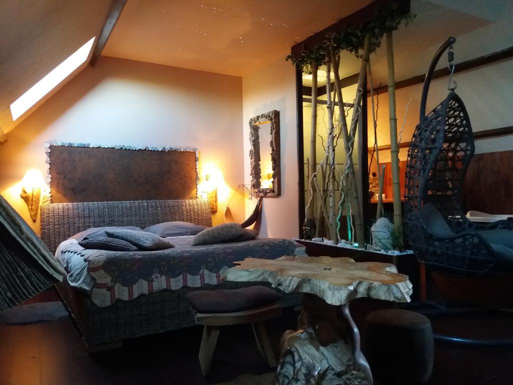 Chambres D Hotes ,Hotel ,Secret D'Une Nuit A Vicq Pres De Onnaing,Avec Piscine מראה חיצוני תמונה